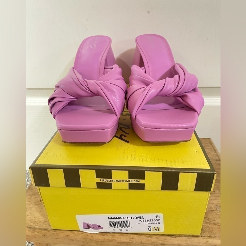 CIRCUS NY Fiji Flower Marianna Sandals - Picture 12 of 12